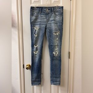 American Eagle Medium Wash Super Stretch Distressed Jegging